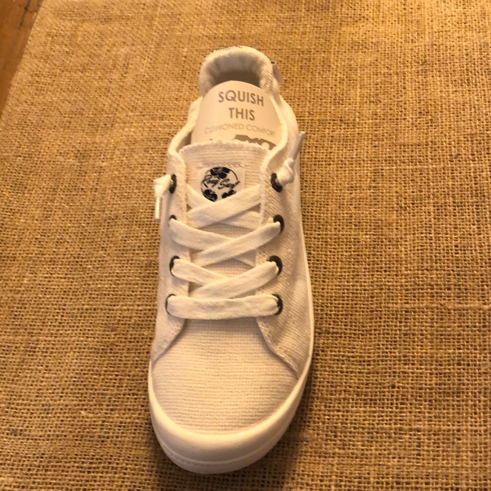 Brand new white Roxy’s - woman’s size 7.5